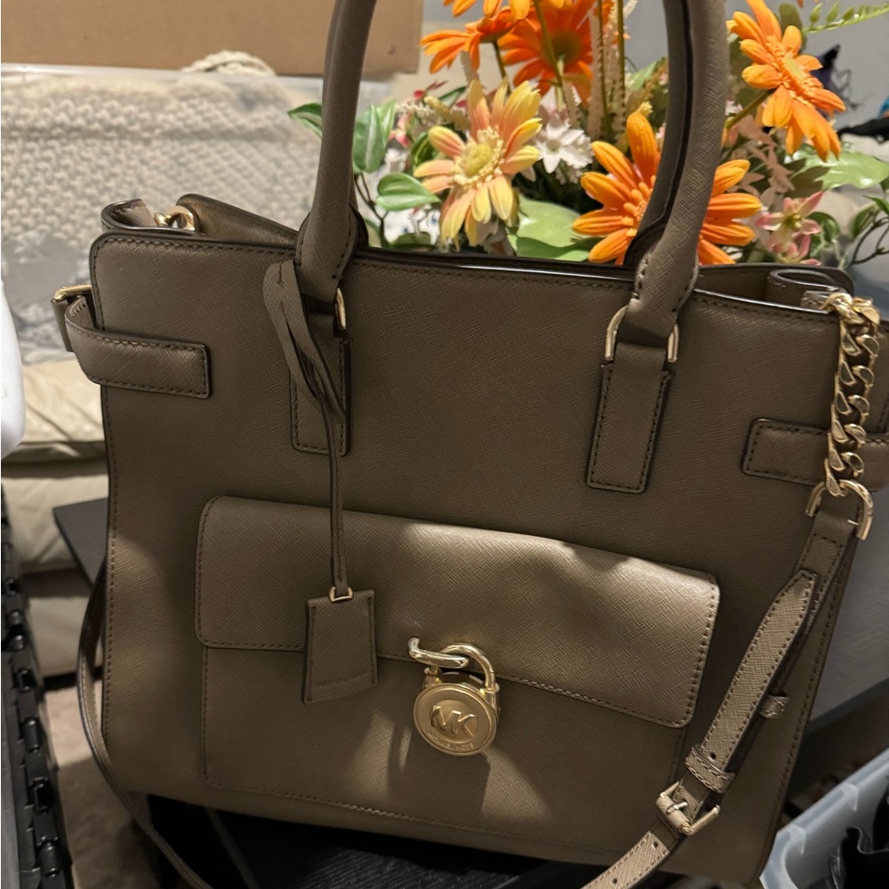 Michael kors large Hamilton tote with wallet